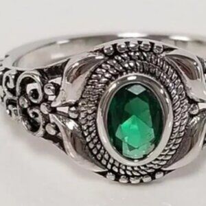 Vintage-Style Sterling Silver Emerald Ring – Filigree Design, Size 8